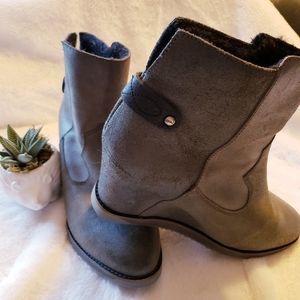 Emu Australia Gembrook Hidden Wedge Bootie Size 9